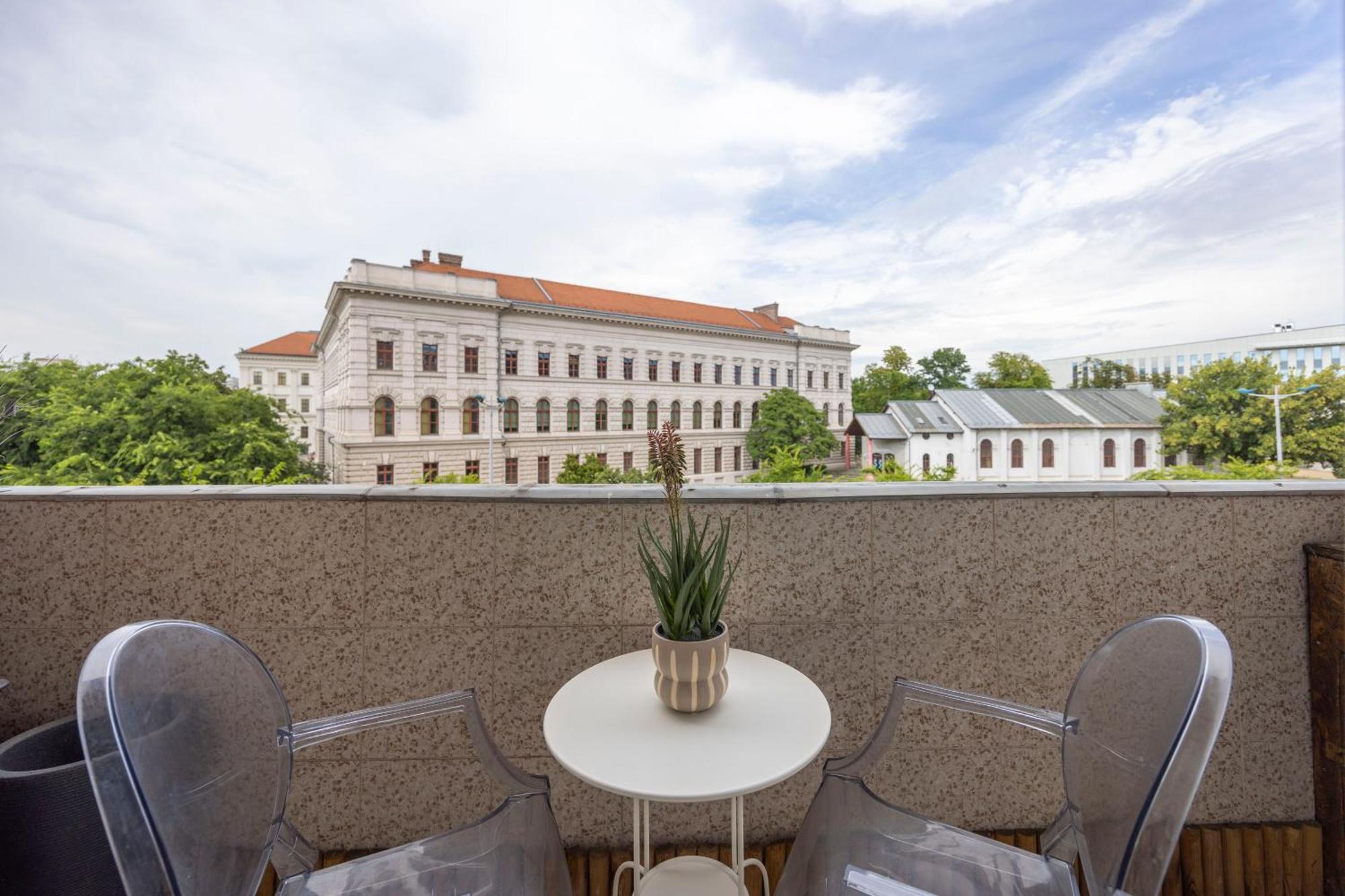 Luxy Central Spacious & Cozy Residence With Balcony Budapeste Exterior foto